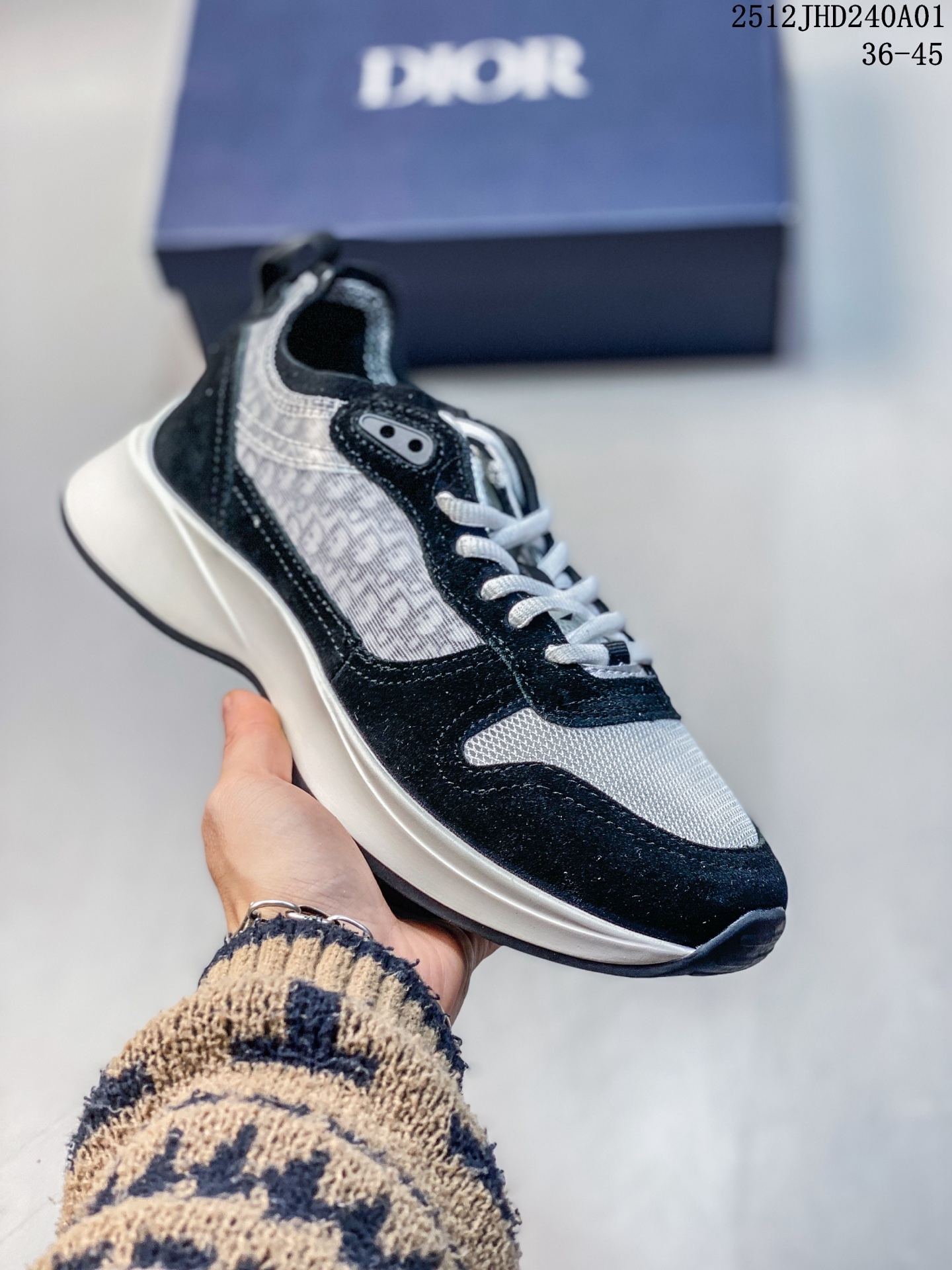 💰150
DIOR迪奥 B25 帆布皮革 绒面革 低帮 生活休闲鞋 男款
12JHD240A01