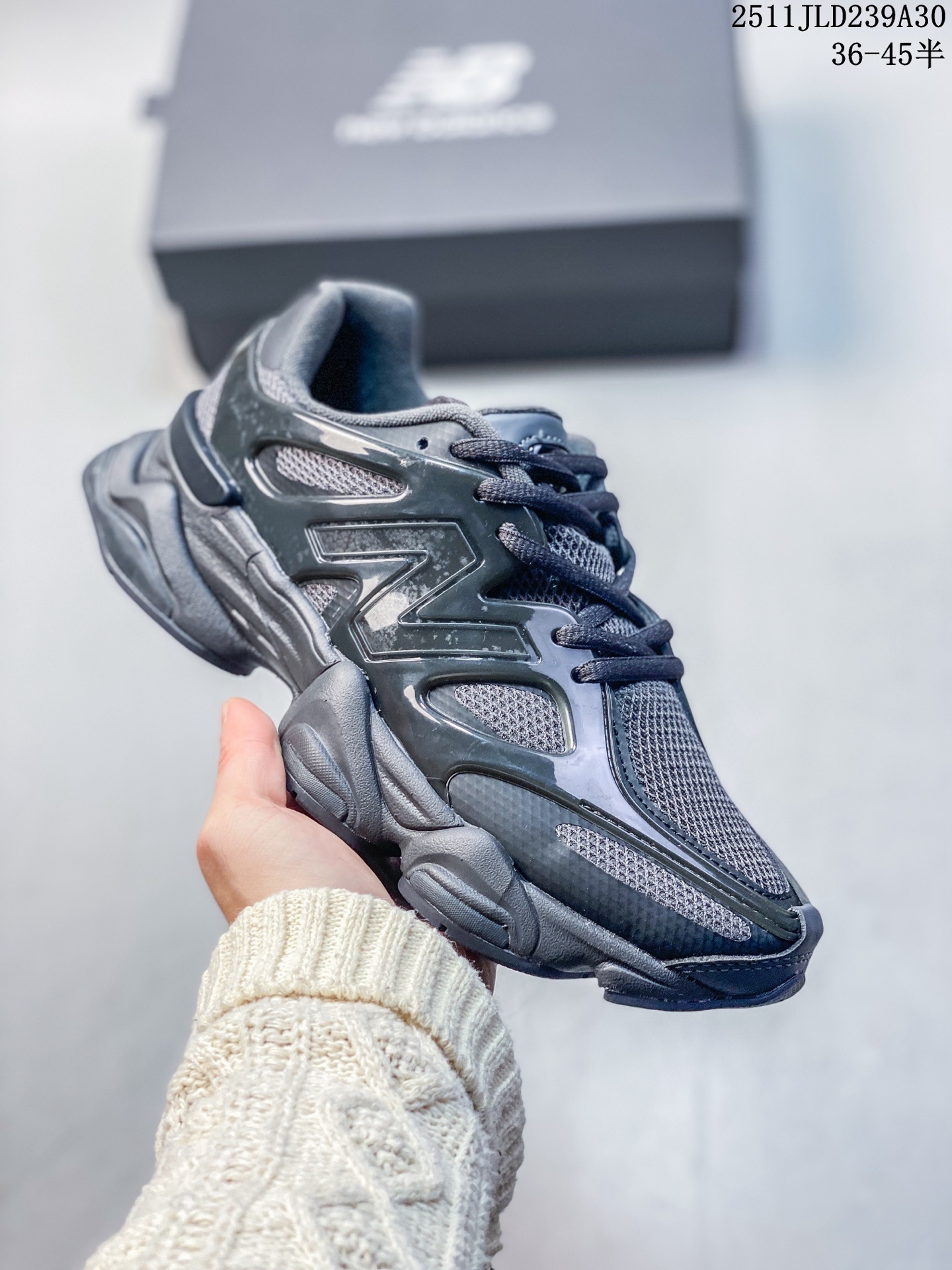 💰200
公司级✅New Balance 9060系列 新百伦 复古休闲运动慢跑鞋
鞋面大身由空间双格及磨砂鞋面拼接而生
采用大面积网眼以及麂皮材质覆盖鞋身 还原经典气质 搭载ABZORB避震科技 由泡沫聚酯制成 上脚可以有效减少由鞋底反弹对身体及双腿的冲击力
货号:U9060IAA
Size:36 37 37.5 38 38.5 39.5 40 40.5 41.5 42 42.5 43 44 45
ID:JSD101-QDJ
11JLD239A30