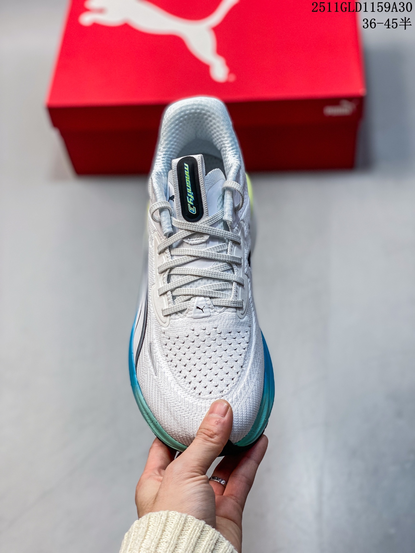彪马PUMA Deviate NITRO 3 彪马 缓震训练跑鞋透气 舒适防滑耐磨 低帮 休闲跑步鞋 舒适贴脚鞋面上部使用大网眼设计增加透气性 半角撑鞋舌并使用小面积的泡棉除了鞋舌上的泡棉之外鞋跟和脚踝周围也有相当多的泡棉这提高了鞋子的舒适性 锁定性和脚跟的安全性 货号311046-04 D97561124 11GLD1159A30
