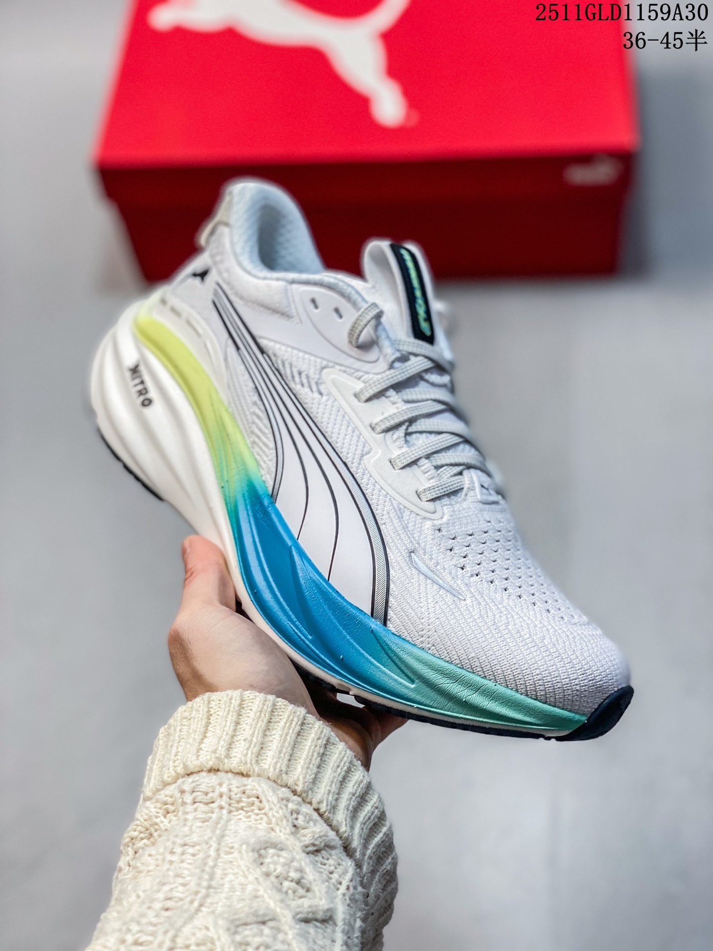 彪马PUMA Deviate NITRO 3 彪马 缓震训练跑鞋透气 舒适防滑耐磨 低帮 休闲跑步鞋 舒适贴脚鞋面上部使用大网眼设计增加透气性 半角撑鞋舌并使用小面积的泡棉除了鞋舌上的泡棉之外鞋跟和脚踝周围也有相当多的泡棉这提高了鞋子的舒适性 锁定性和脚跟的安全性 货号311046-04 D97561124 11GLD1159A30