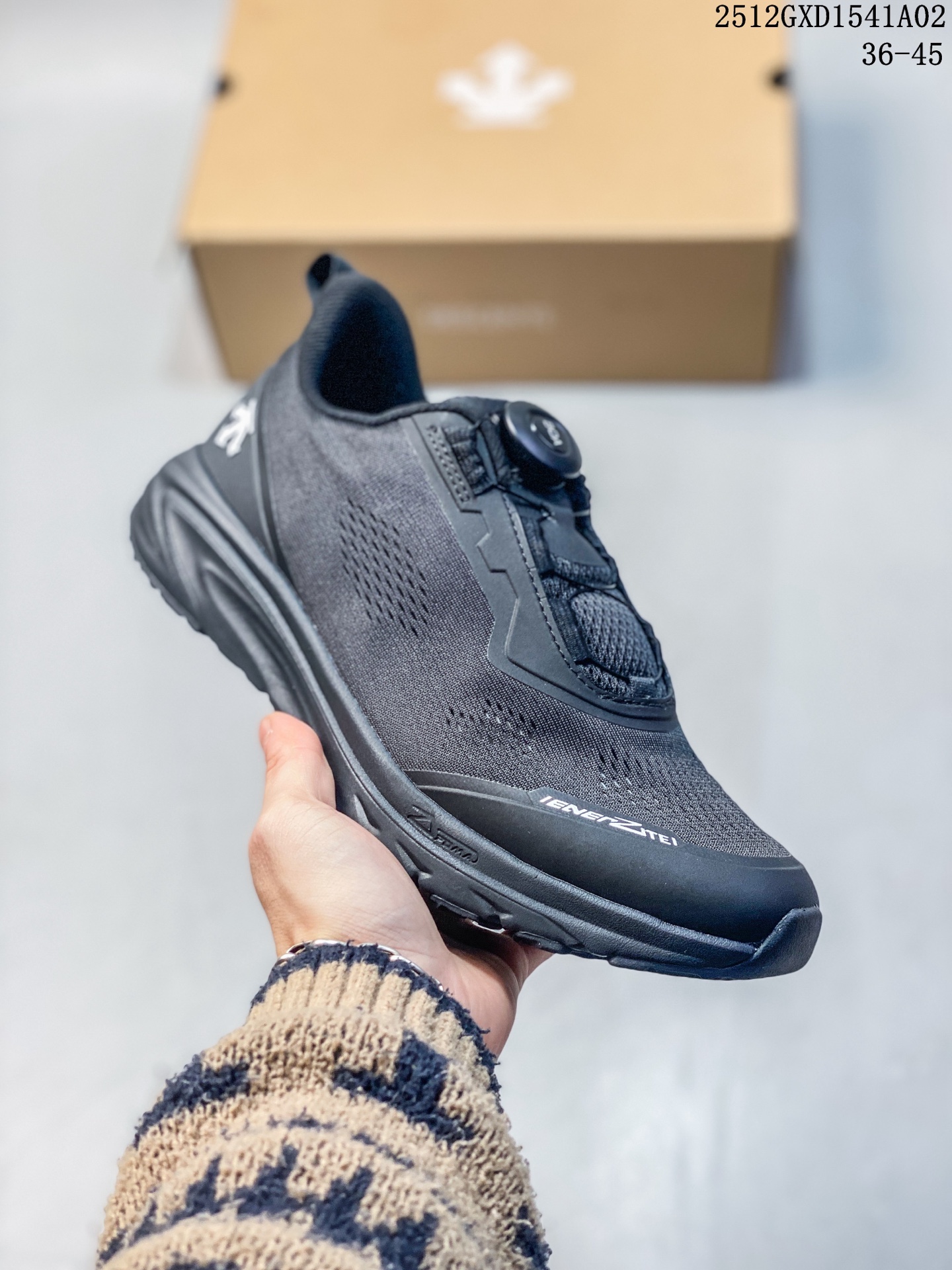 💰260
公司级✅迪桑特DESCENTE PRIMER GTX 都市通勤 GORE-TEX 时尚舒适 防滑耐磨 时尚休闲运动覆盖防水男子越野跑鞋 
官方同步上架 适合技术路线单日徒步穿着受到长途野外跑步鞋的启发 适合在变化的地形上进行快速轻快的徒步旅行 
穿着舒适而有支撑性 使您充满信心 该设计与脚部融为一体 可最大限度地减少摩擦
货号:D3432LCR23
尺码:36 36.5 37.5 38 38.5 39 40 40.5 41 42 42.5 43 44 45
12GXD1541A02
