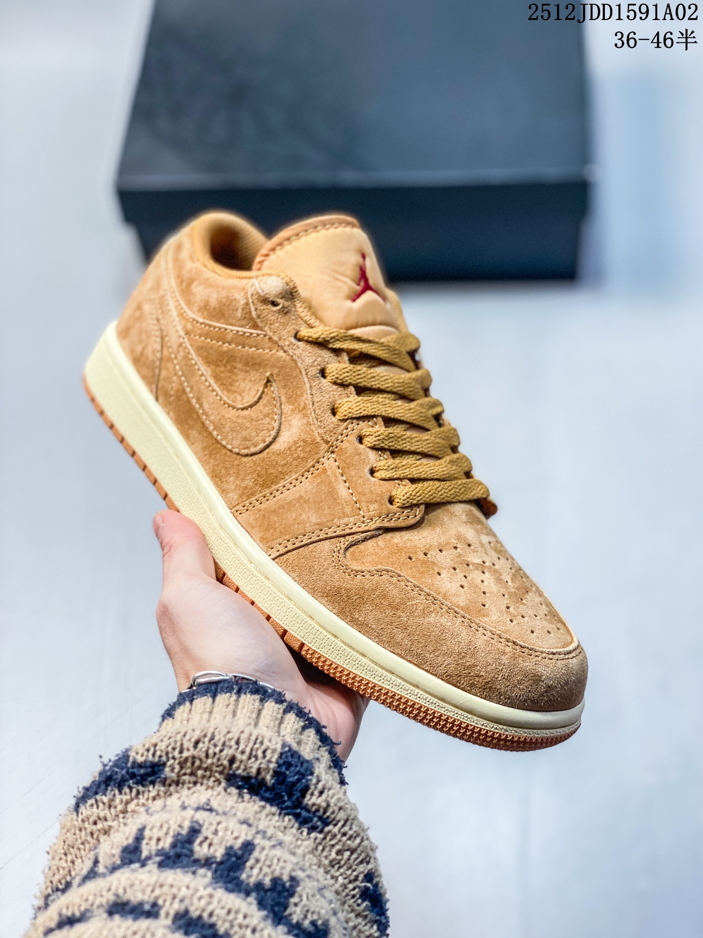 💰120
Air Jordan 1 Low 亚麻棕
AJ1乔1低帮休闲板鞋 同步官方配色 
市场唯一独家头层皮打造 原鞋原档案开发 
原厂皮料 原档冲孔鞋头 正确满胶鞋垫 四线拉帮 原厂织唛标 鞋舌高弹海绵填充。
官方货号：HV4089-200
Size： 36 36.5 37.5 38 38.5 39 40 40.5 41 42 42.5 43 44 45 46
12JDD1591A02