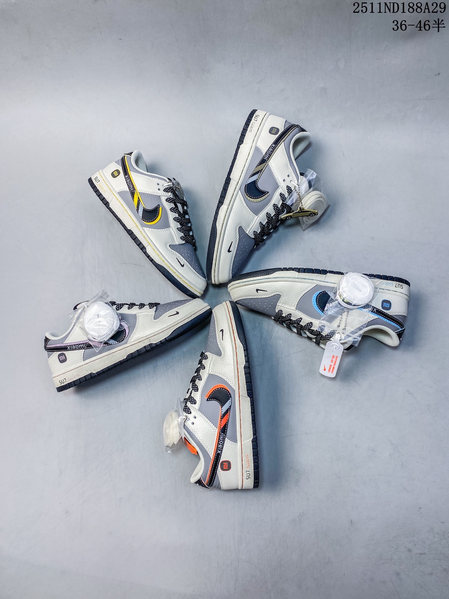 🈴️💰110
Nike/耐克 男女鞋半码制，更新数据窄楦翘头版型，采用荔枝纹牛剖革组合磨砂革鞋面材质，鞋垫嵌EVA缓震物料，窄版翘头耐磨橡胶大底❗️创意定制小米汽车旗下纯电动轿车SU7 Ultra联名配色,耐克Nike SB Dunk Low"SU7 Ultra"扣篮系列低帮休闲运动滑板板鞋“米白灰黑红小米汽车涂鸦 XX3168-165

类型：男女鞋
码数：36 36.5 37.5 38 38.5 39 40 40.5 41 42 42.5 43 44 45 46
编码：251130305.822
11ND188A29