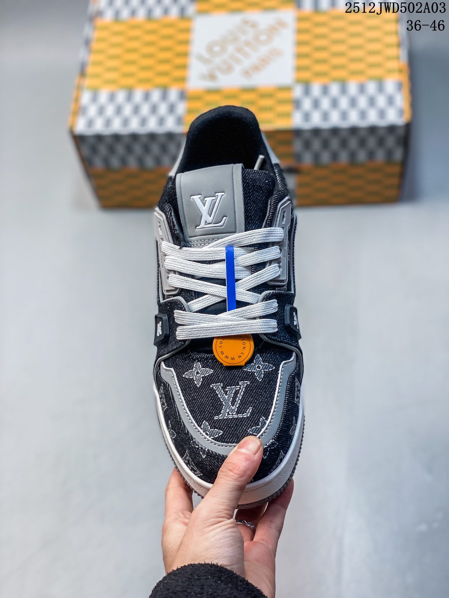 💰180
全新LV路易威登 LV ARCH LIGHT SNEAKER 休闲运动文化百搭篮球板鞋
12JWD502A03