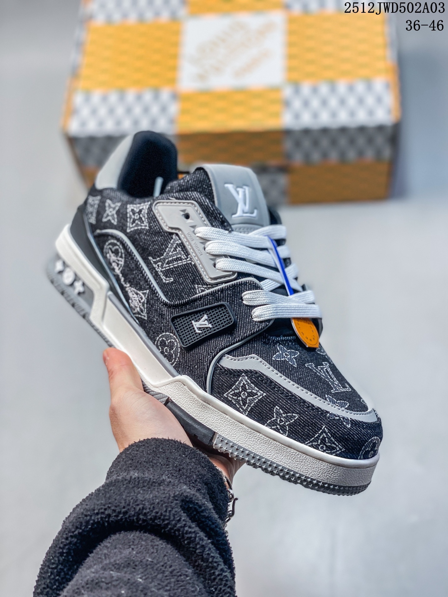 💰180
全新LV路易威登 LV ARCH LIGHT SNEAKER 休闲运动文化百搭篮球板鞋
12JWD502A03