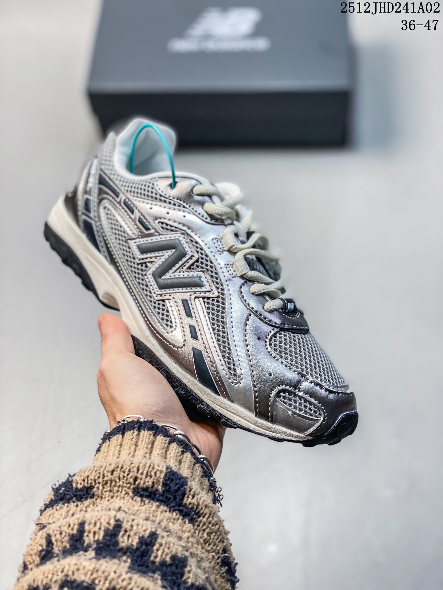New Balance 204L 薄底鞋 薄底皮质鞋带德训miu系 减震耐磨包裹性支撑轻便 低帮 生活休闲鞋 轻盈脚感质感兼具 鞋身搭载EVA科技中底,适用多元穿搭场合为户外出行提供舒适长远的穿搭体验 12JHD241A02