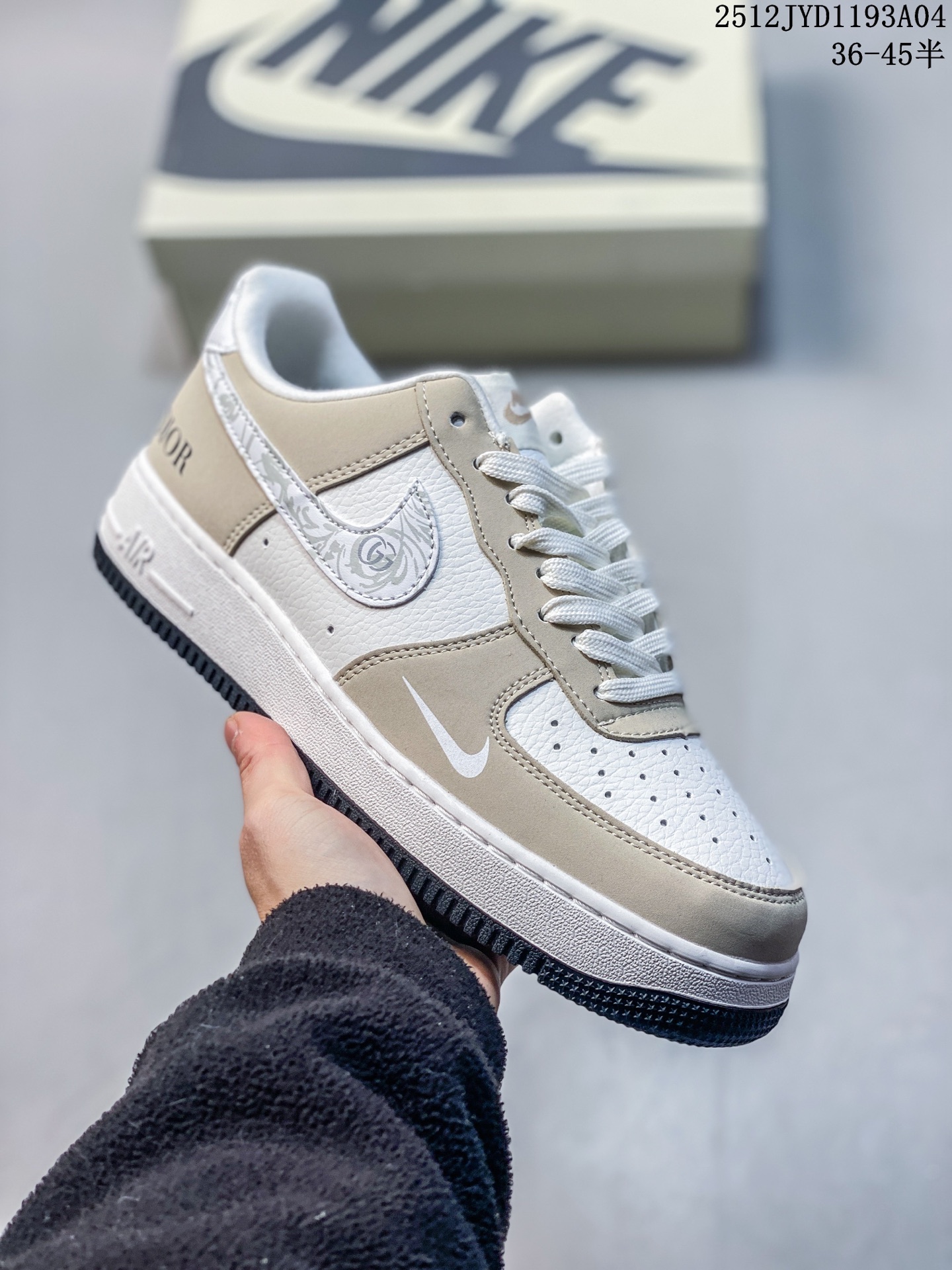 海外限量发售!公司级NIke Air Force 1 '07 Low “斯图西联名——灰勾灰底红标”空军一号 低帮 运动鞋 休闲鞋 折边针车 工艺难度大 原楦头原纸板 原装鞋盒 定制五金配件 内置全掌气垫 原厂鞋底 货号:CS5288-008 JYD1193A04