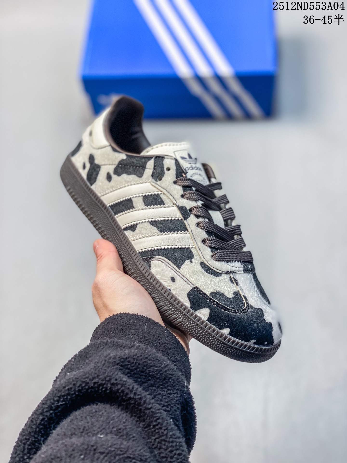 adidas originals SAMBA OG T头鞋 经典奶牛纹印花 舒适 德训鞋 男女同款 深棕白 货号:KK2238 12ND553A24