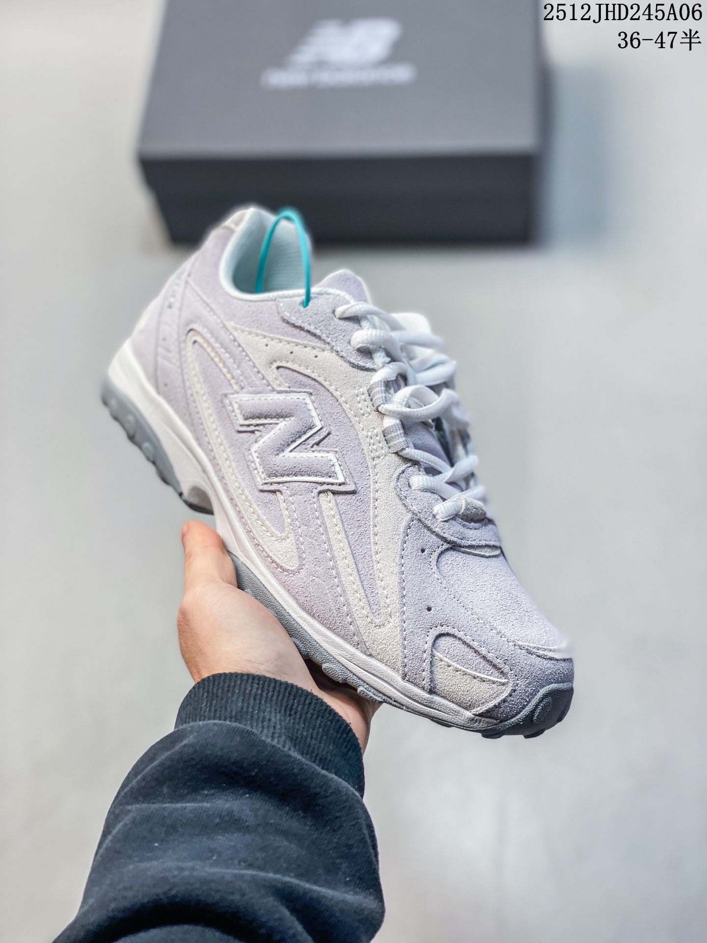New Balance 204L 薄底鞋 薄底皮质鞋带德训miu系 减震耐磨包裹性支撑轻便 低帮 生活休闲鞋 轻盈脚感质感兼具 鞋身搭载EVA科技中底,适用多元穿搭场合为户外出行提供舒适长远的穿搭体验 12JHD246A07