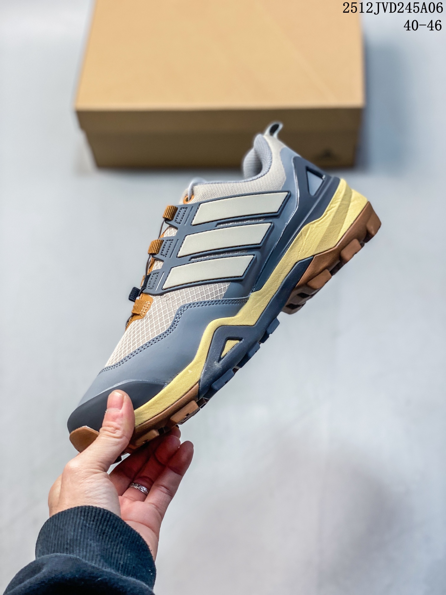 💰190
公司级✅Adidas TERREX FREEHIKER SL GTX 2025新款复古老爹跑鞋 耐磨轻便户外运动休闲鞋  
12JVD246A07