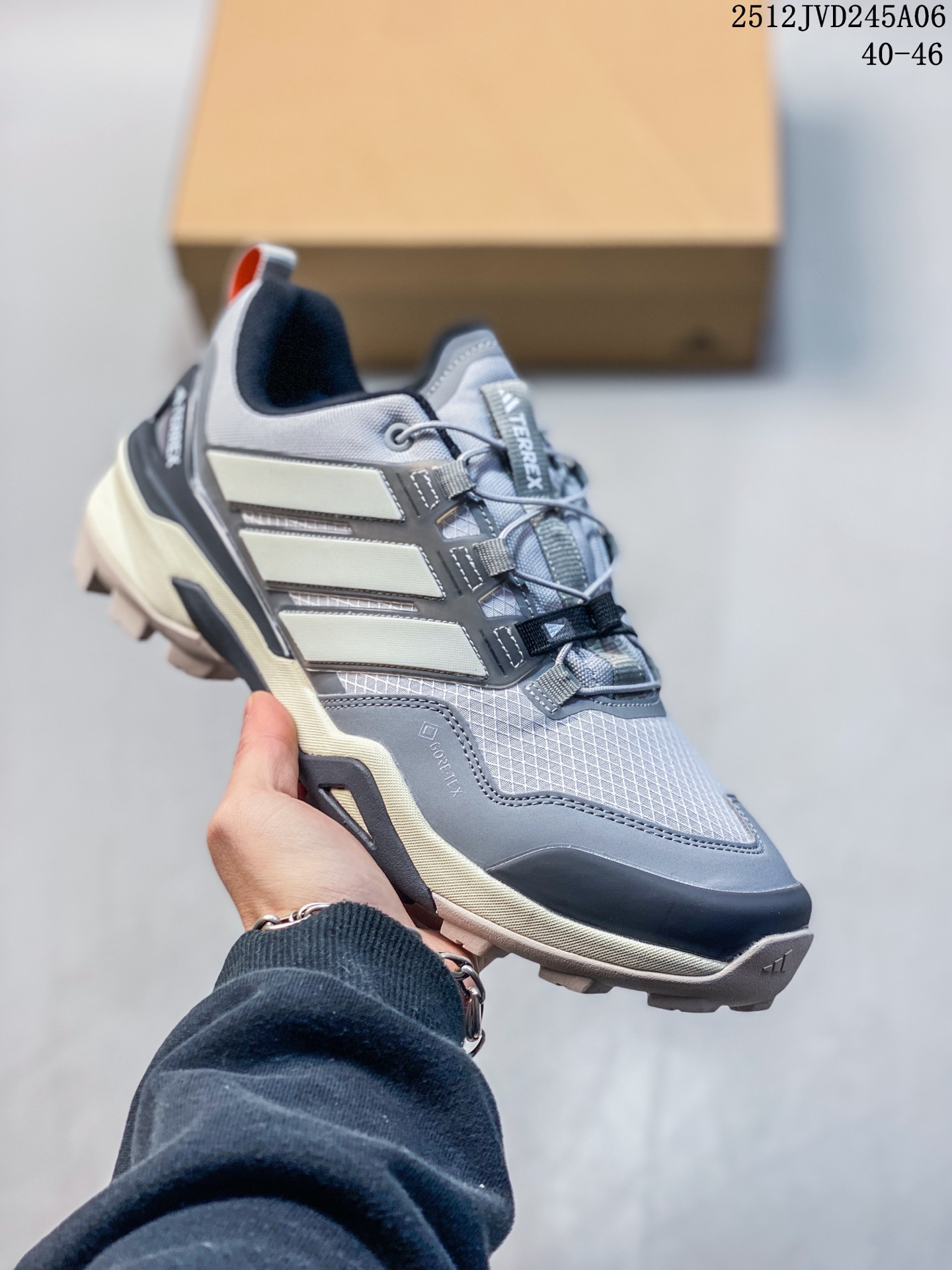 🈴️💰190
公司级✅Adidas TERREX FREEHIKER SL GTX 2025新款复古老爹跑鞋 耐磨轻便户外运动休闲鞋  
12JVD246A07