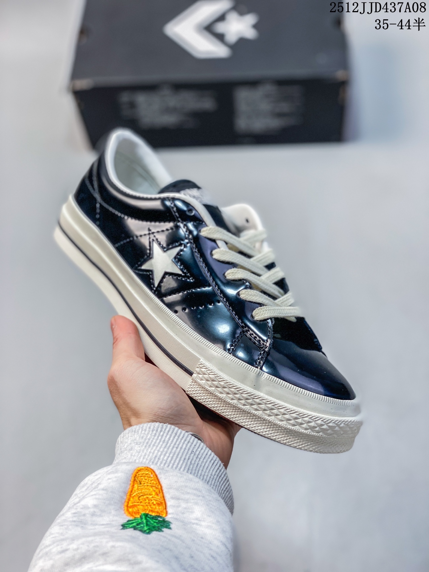 💰130
Converse One Star Pro 漆皮黑色 木村复古休闲滑板鞋 
尺码：35 36 36.5 37 37.5 38 39 39.5 40 41 41.5 42 42.5 43 44 
12JJD437A08