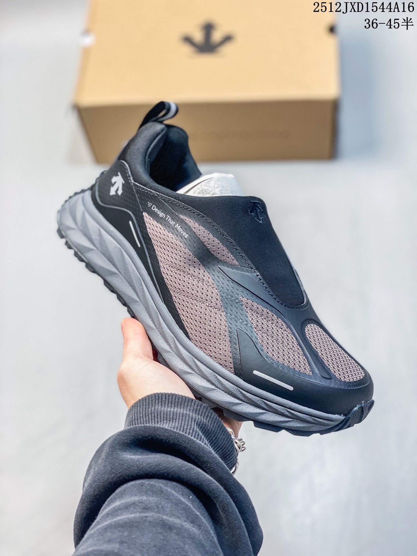 💰160
DESCENTE迪桑特 ENERZITE RIDE
时尚休闲运动覆盖防水男子越野跑鞋
官方同步上架 适合技术路线单日徒步穿着 aeriosflgtx鞋受到长途野外跑步鞋的启发 适合在变化的地形上进行快速轻快的徒步旅行穿着,舒适而有支撑性,使您充满信心。该设计与脚部融为一体,可最大限度地减少摩擦,gore-tex保护膜可防水,采用gore隐形适体(invisiblefit)技术,更轻薄舒适。敏捷、稳定和技术路线上的自信源于vibram® megagrip外底、压缩eva内底以及一体的tpu。重量约:275g技术特点防水透气轻量耐磨鞋子鞋外底结构vibram®megagripM橡胶化合材料耐用柔软鞋子结构tpu鞋头可防磨损压缩eva泡沫内底以及一体的tpu铁芯提高了灵活性和稳定性,使您充满信心鞋子衬垫结构4mm厚or模制插片材料gore-tex薄膜tpu高耐磨保护膜cordura®网眼布
官方货号: D4331RRN293633
尺码: 36~45
12JXD1544A16