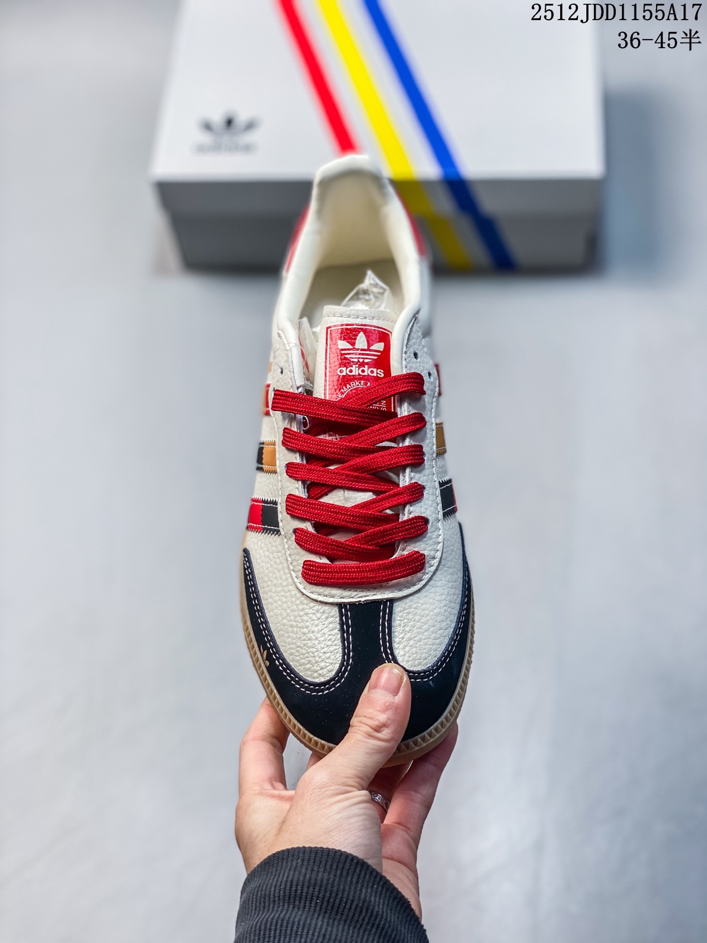 💰130
独家实拍✨Adidas SAMBA OG 德训鞋 高端定制桑巴系列 大厂纯原品质出货 超高清洁度 细节完美 舒适百搭 低帮休闲板鞋 男女同款
货号：DX0008
尺码：36 36.5 37 38 38.5 39 40 40.5 41 42 42.5 43 44 44.5 45
12JJD1155A16