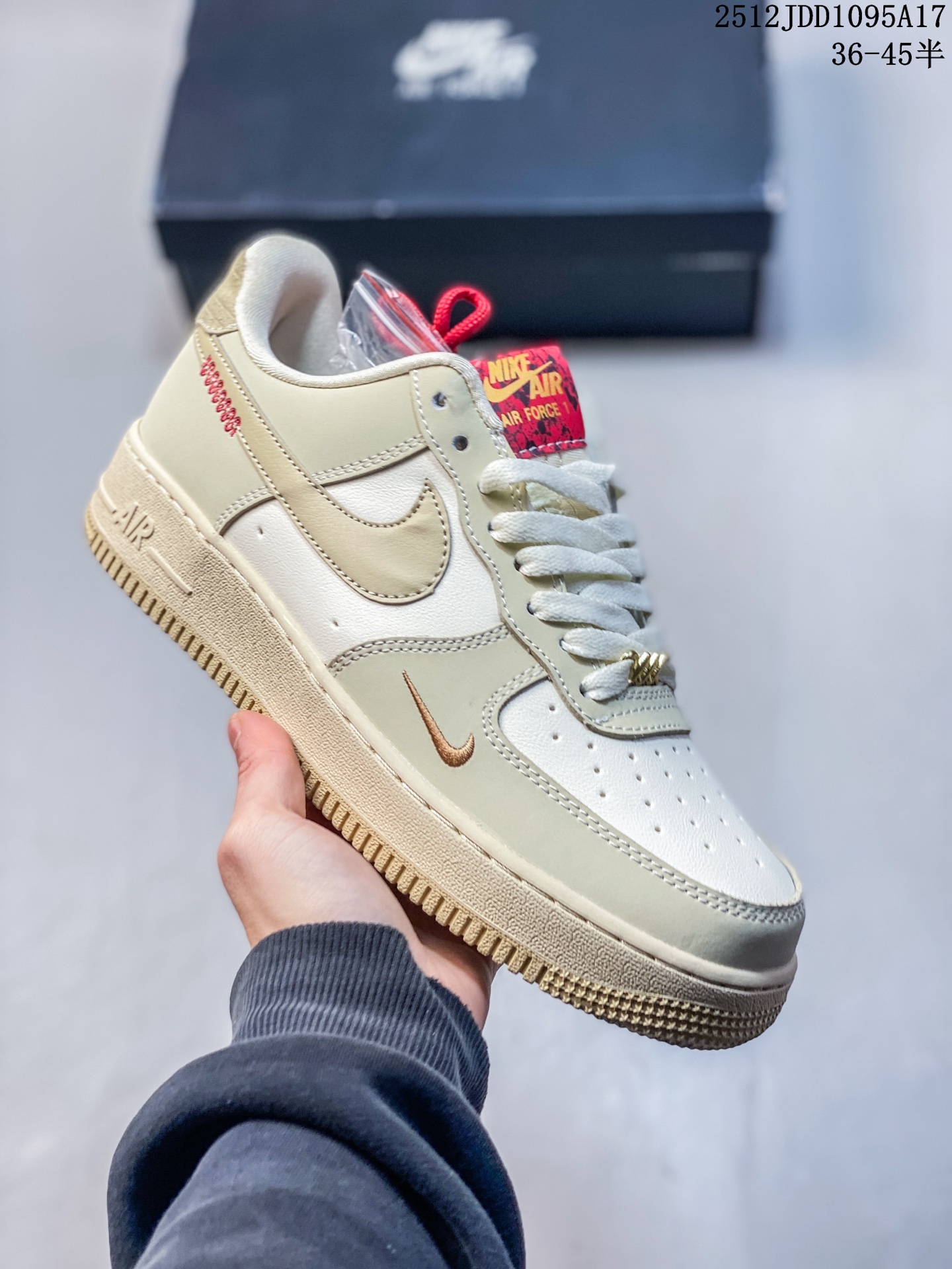 Nike Air Force1 07 low 小米supreme联名 定制空军 #原楦头原纸板 打造纯正空军版型 #专注外贸渠道 全掌内置蜂窝气垫 #原盒配件 原厂中底钢印、拉帮完美 货号:XX3168 165 HL141001215 B 12JDD1095A17