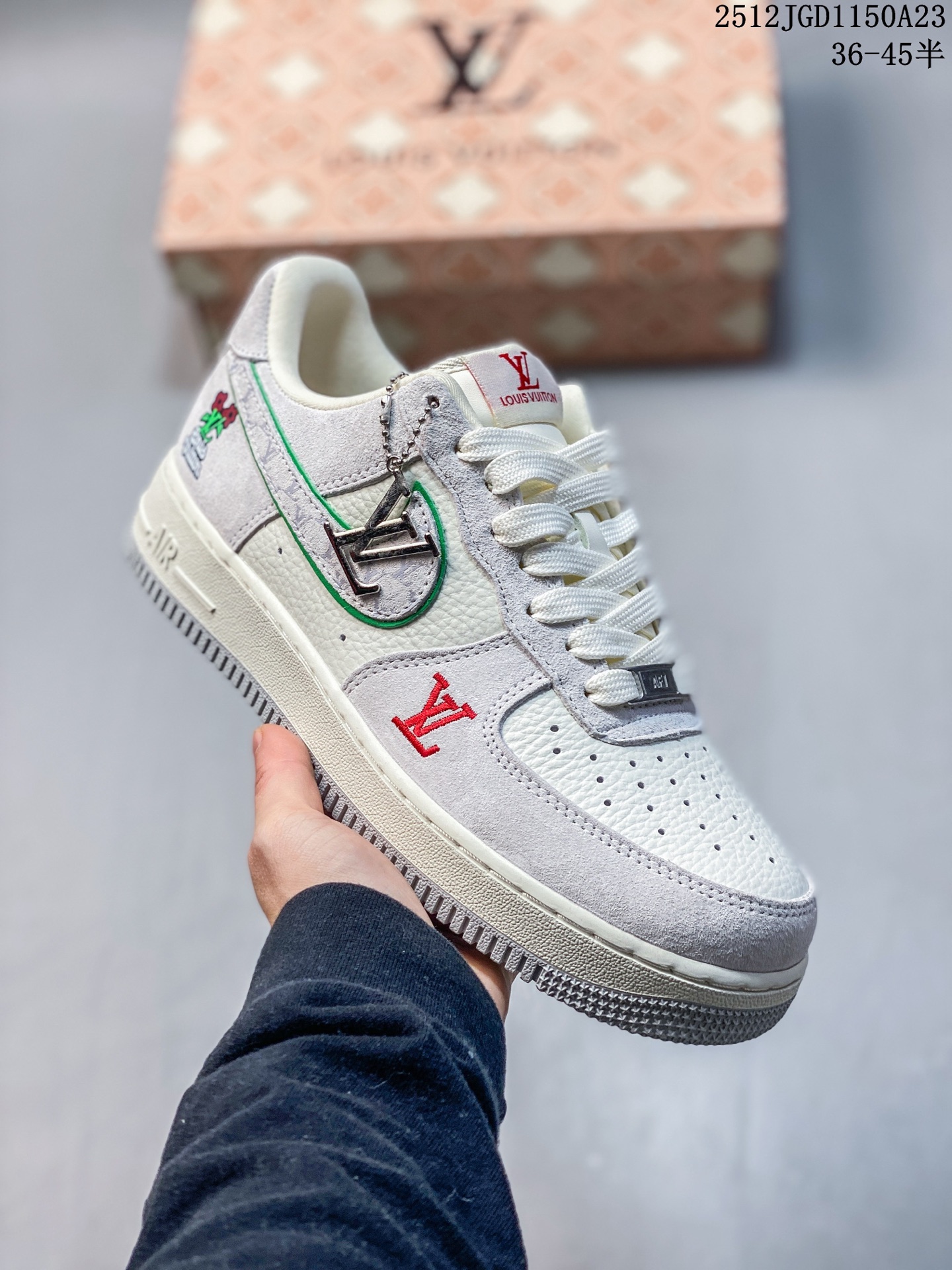 💰140
海外限量发售！公司级NIke Air Force 1 '07 Low GUCCI 联名--灰蓝空军一号低帮 运动鞋 休闲鞋   折边针车  高级夜光效果 工艺难度大 原楦头原纸板  高端定制鞋盒 原厂鞋底 超高清洁度 细节完美
货号：YF9511-800
Size：36 36.5 37.5 38 38.5 39 40 40.5 41 42 42.5 43 44 44.5 45
12JGD1159A23