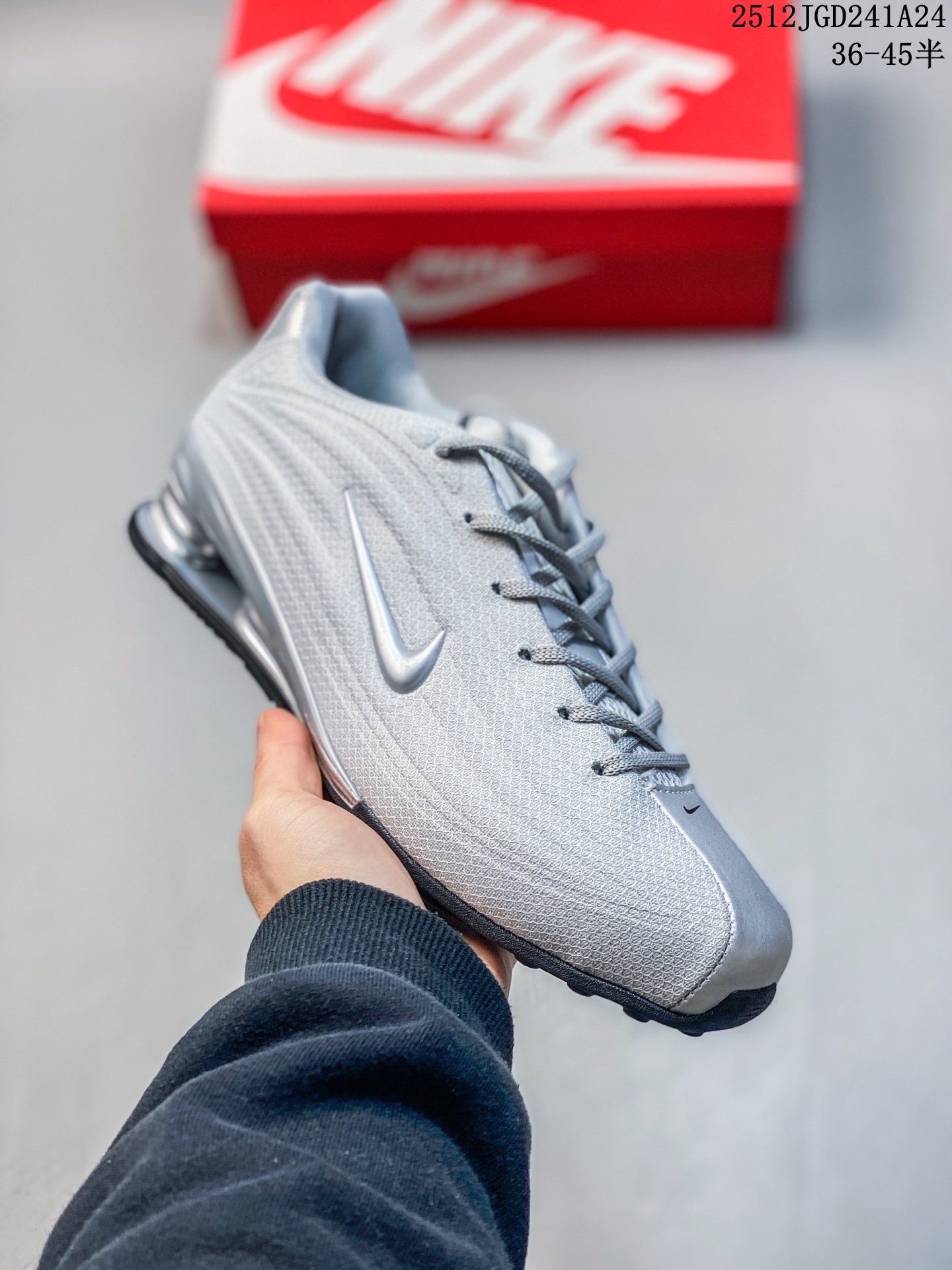 💰120
Nike SHOX Z  舒适柔软 减震回弹 生活休闲鞋 女款 银色
12JGD241A24