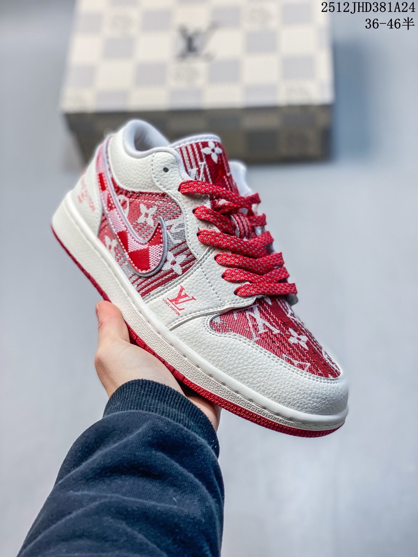 💰150
公司级头层皮 
Air Jordan 1 Low x LV联名 低帮 纯原大厂出品 
唯一可媲美原版 同价位区间无对手
全新的联名低帮设计 点缀上Travis Scott 标志性的Logo
完善极具Fragment Design的设计风格 左右脚分别以 乔丹飞翼加以修饰彰显出联名的奢华格调

Size：36 36.5 37.5 38 38.5 39 40 40.5 41 42 42.5 43 44 44.5 45 46
12JHD381A24
