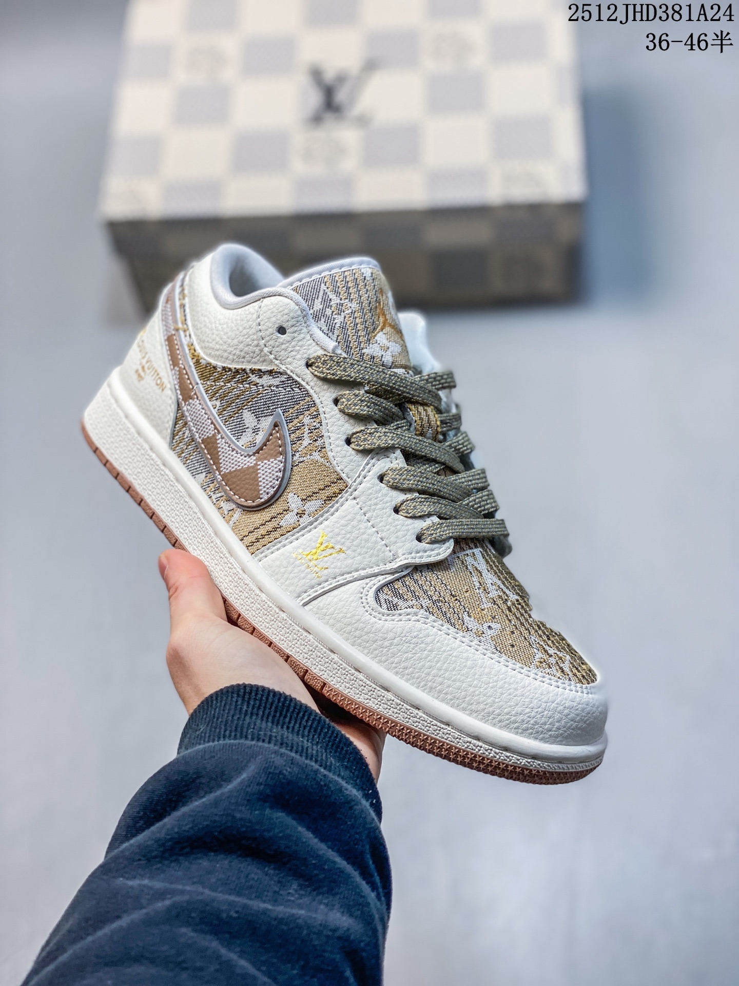 💰130
公司级头层皮 
Air Jordan 1 Low x LV联名 低帮 纯原大厂出品 
唯一可媲美原版 同价位区间无对手
全新的联名低帮设计 点缀上Travis Scott 标志性的Logo
完善极具Fragment Design的设计风格 左右脚分别以 乔丹飞翼加以修饰彰显出联名的奢华格调

Size：36 36.5 37.5 38 38.5 39 40 40.5 41 42 42.5 43 44 44.5 45 46
12JHD381A24