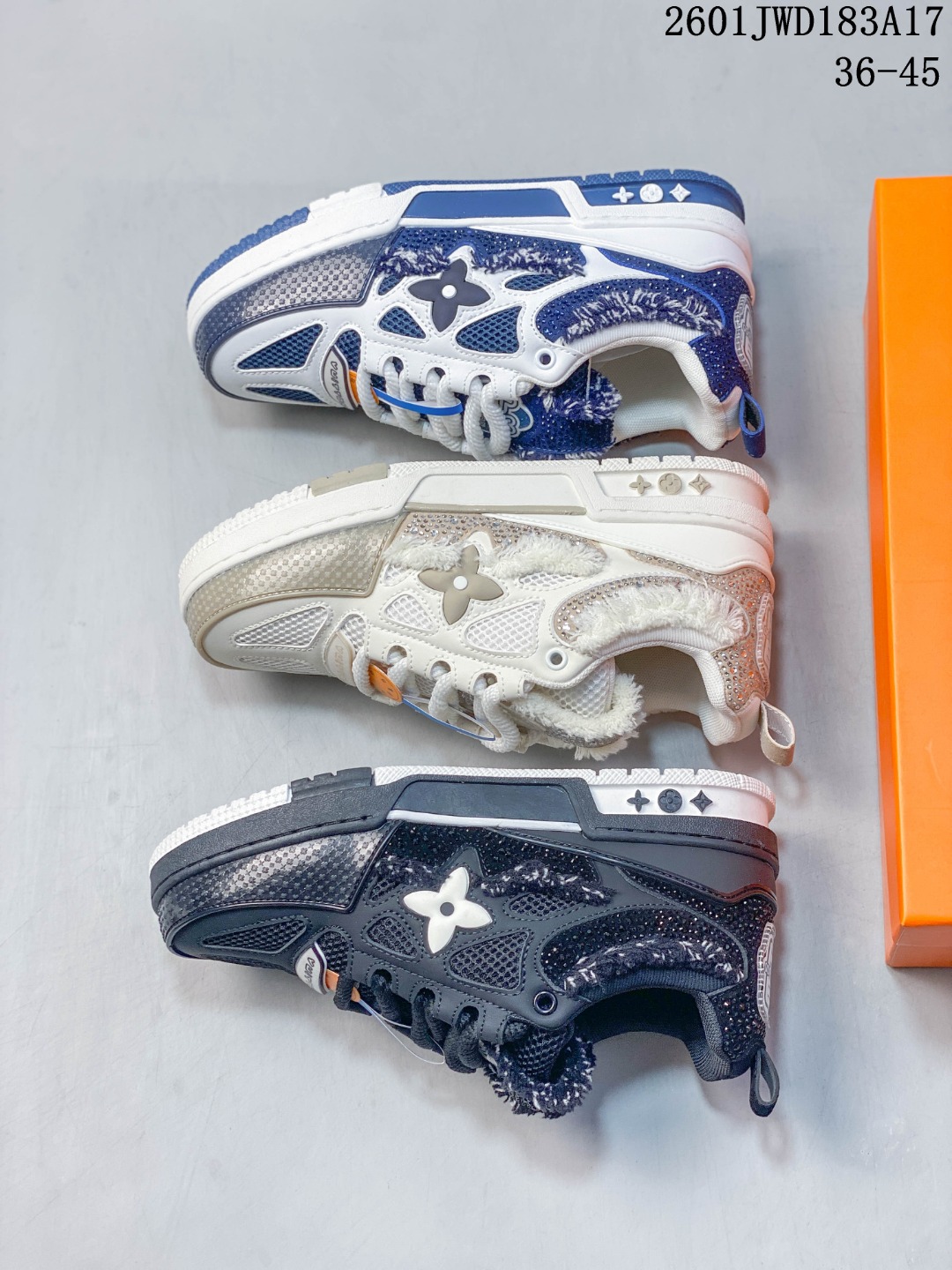 🈴💰160
🔺Louis Vuitton Trainer 路易威登低帮休闲鞋 艺术总监 Virgil Abloh 设计的路易威登手写标识则于侧面彰显品牌格调 1854 钻石限定 织物材质 Size:39-45码                          #2PSS32251207
01JWD183A17