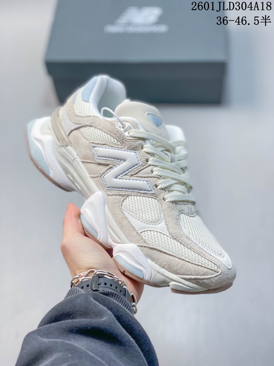 💰P200🔺New Balance U9060 Freshgoods 新百伦复古减震跑步鞋 织物材质老爹鞋 公司级 真标带半码 Size:36-46.5码 #3WYUL36260119
01JLD304A18