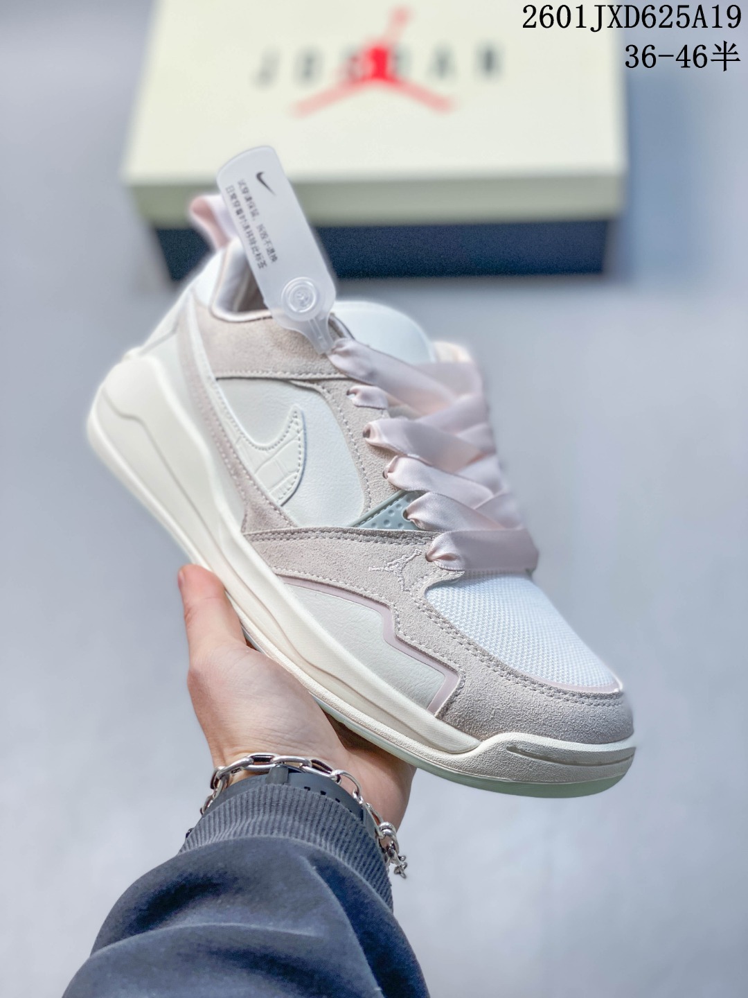 💰160
耐克/Nike Air Jordan CMFT Era 舒适简约低帮运动鞋 实拍首发 鞋面大面积的网眼透气性拉满 中底的大面积泡棉超级舒适 
官方货号:HQ0506 #A91CAR0118 
01JXD625A19