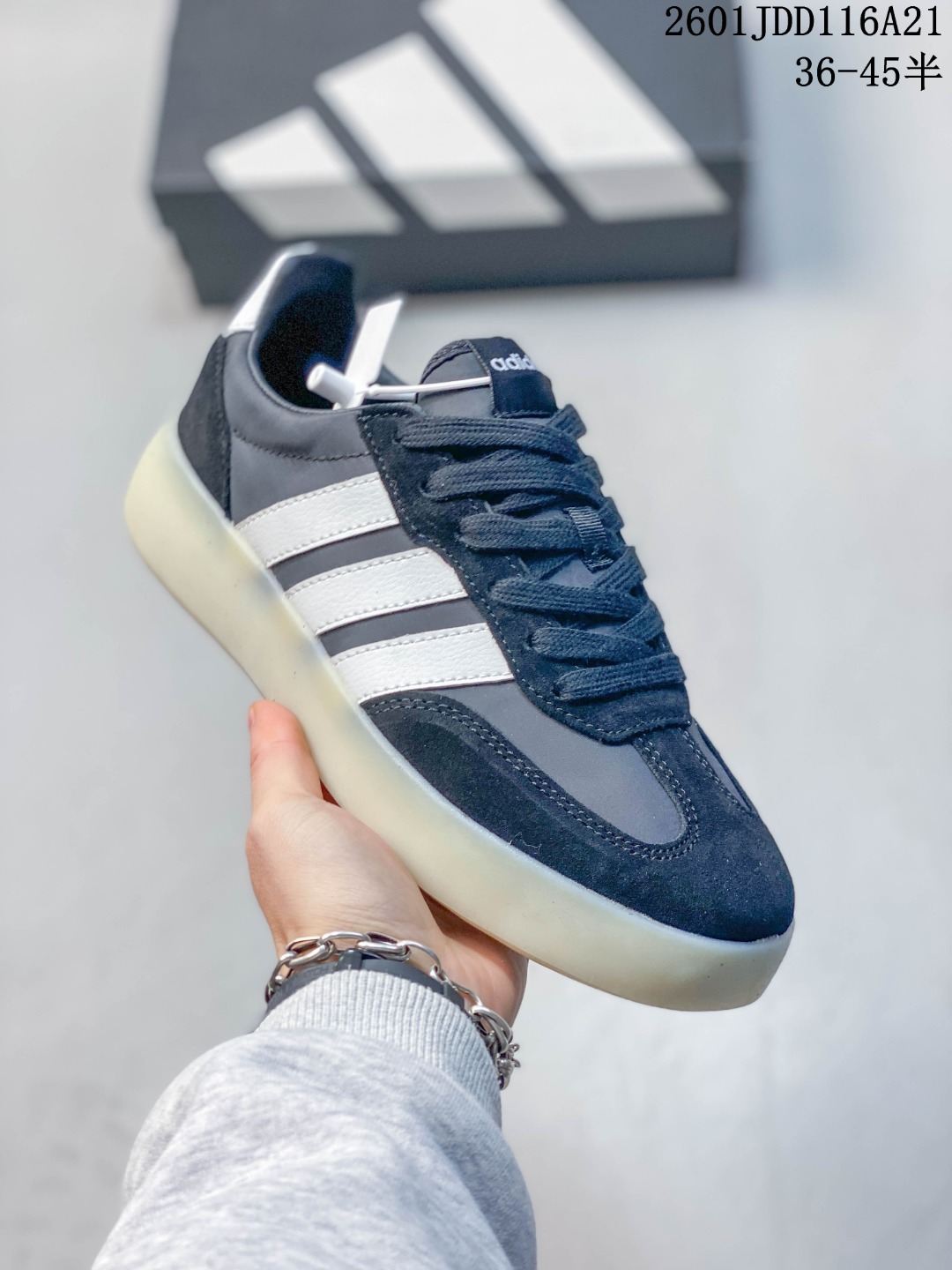 💰120
✅Adidas/阿迪达斯 男女鞋真标半码制，采用翻毛皮组合牛津布鞋面材质，外置RB耐磨橡胶外底❗阿迪达斯Adidas Barreda Decode  Low 巴列达解密系列低帮复古德训风系带百搭休闲运动T字头板鞋 JI2315

类型：男女鞋
码数：36 36.5 37 38 38.5 39 40 40.5 41 42 42.5 43 44 45
编码：329JDD0122
01JDD116A21