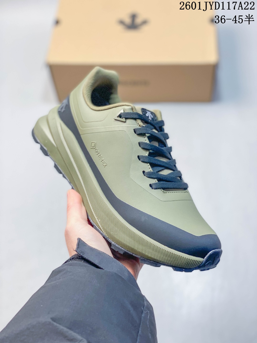 💰170
DESCENTE迪桑特CHRON系列男女同款CHRON TEMPO REPLICA运动休闲鞋帆布鞋  
货号：D4432LCR23
尺码：如图
编号：103330
01JYD117A22