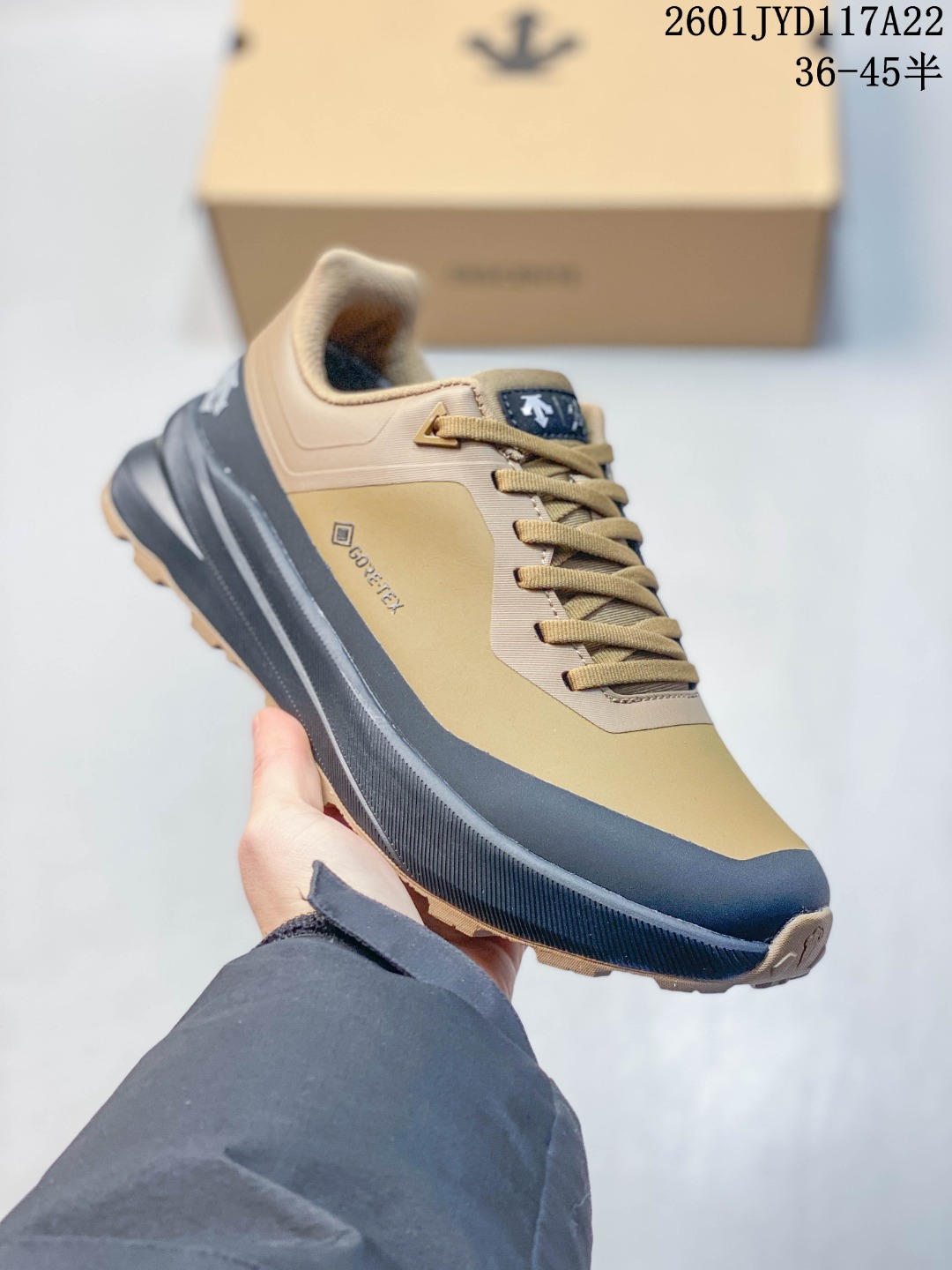 💰170
DESCENTE迪桑特CHRON系列男女同款CHRON TEMPO REPLICA运动休闲鞋帆布鞋  
货号：D4432LCR23
尺码：如图
编号：103330
01JYD117A22