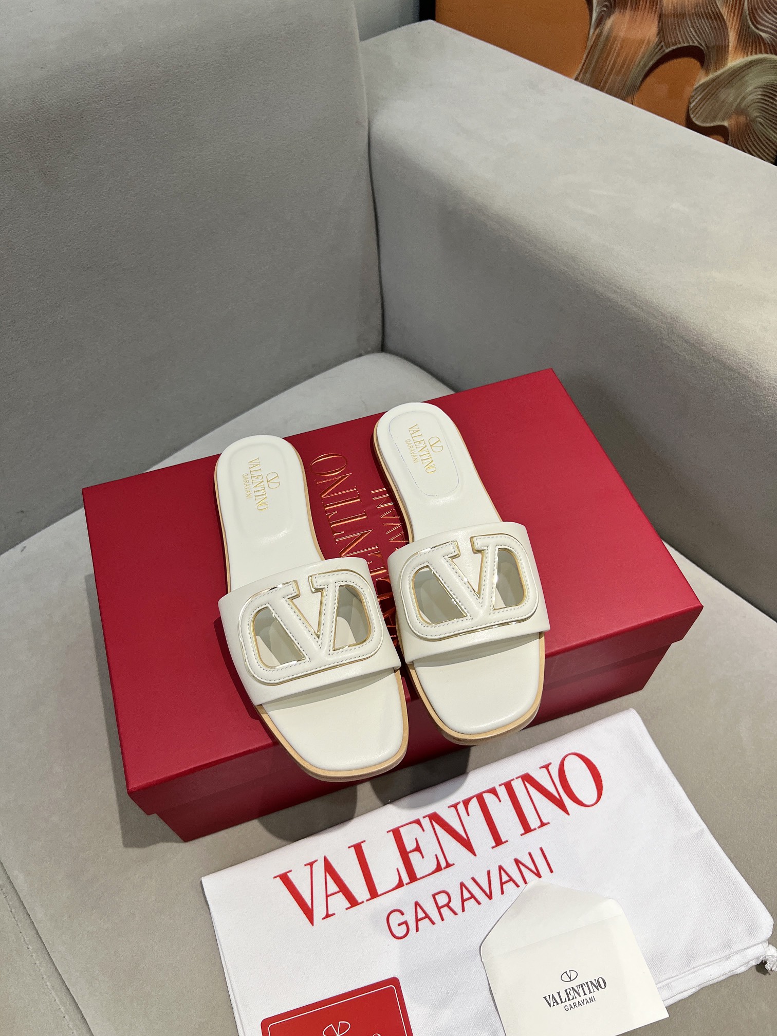 Wo kann man die beste Replik kaufen
 Valentino Schuhe Badelatschen Offene Arbeiten Echtleder Schaffell Frühling/Sommer Kollektion