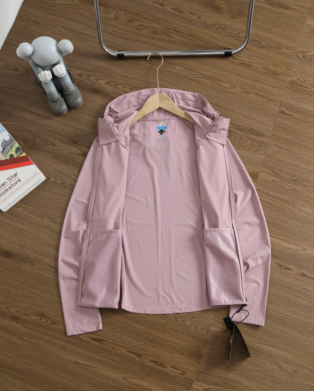 Chaqueta Ligera con Capucha Descente para Mujer, Protección Solar y Secado Rápido 9 o 1ipcalvb01hboso99mv6j619dba