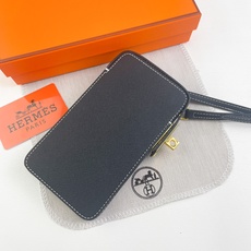 实物拍摄🎬官网新款 Hermes Hac a Box手机保护壳 Tadelakt小牛皮手机保护壳,配有可调节肩带和镀金金 实物拍摄🎬官网新款 Hermes Hac a Box手机保护壳 Tadelakt小牛皮手机保护壳,配有可调节肩带和镀金金