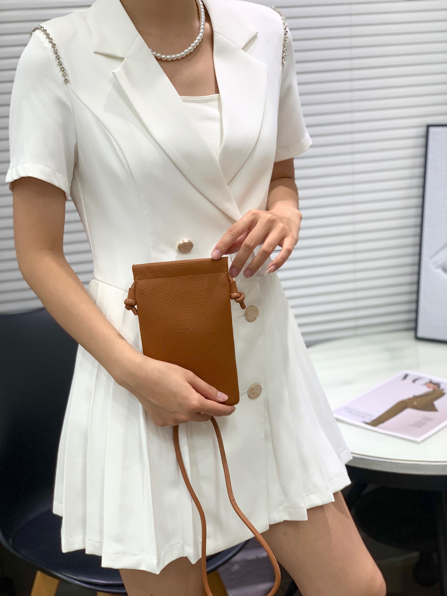 Hermès Leather Bag - Comprehensive 6