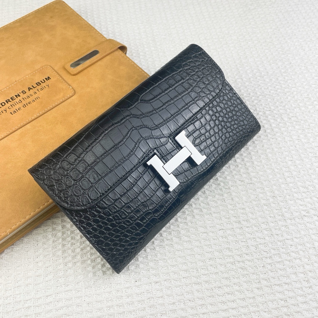 Hermes  Constance 
型号539鳄鱼纹
size22*11cm
🇫🇷海外🇫🇷进口牛皮，手