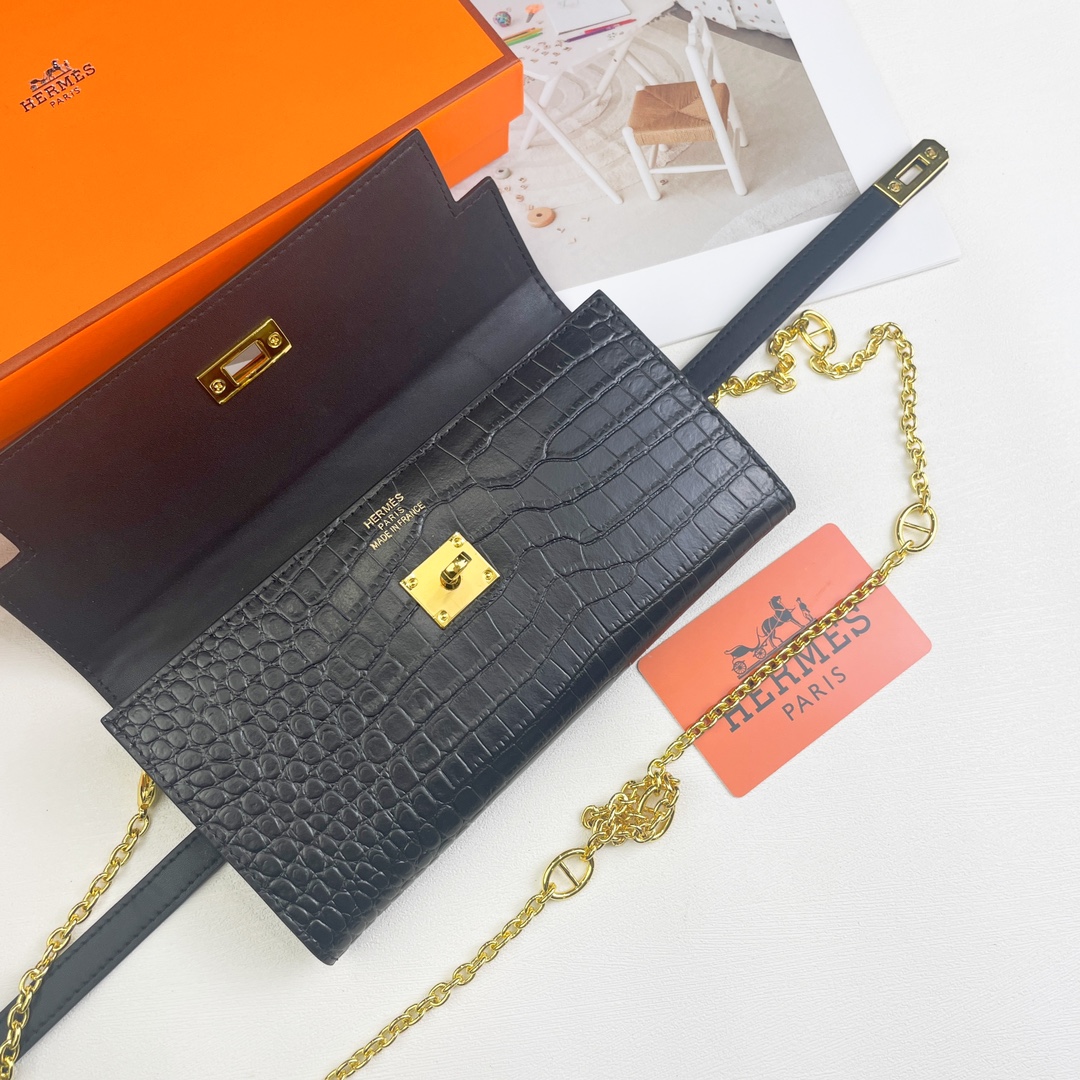 HERMES  kelly bag 猪鼻子链
💋材质进口牛皮
💋尺寸：20cm*11cm
💋型号361-