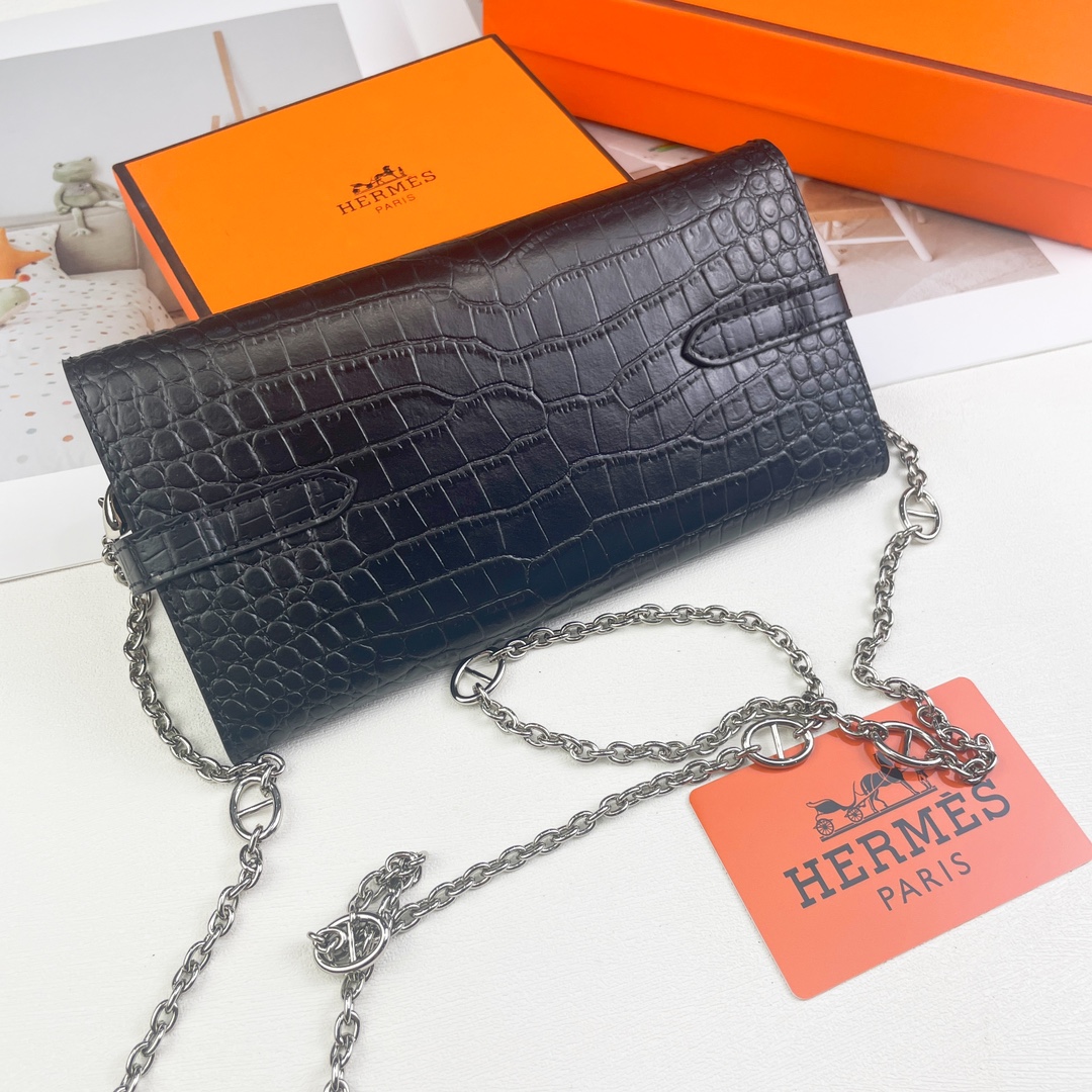 HERMES  kelly bag 猪鼻子链
💋材质进口牛皮
💋尺寸：20cm*11cm
💋型号361-