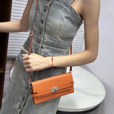 HERMES kelly bag 💋材质:进口empson 牛皮💋尺寸:20cm*11cm*3cm💋型 HERMES kelly bag 💋材质:进口empson 牛皮💋尺寸:20cm*11cm*3cm💋型