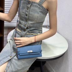 HERMES kelly bag 💋材质:进口empson 牛皮💋尺寸:20cm*11cm*3cm💋型 HERMES kelly bag 💋材质:进口empson 牛皮💋尺寸:20cm*11cm*3cm💋型