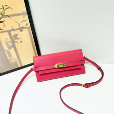 HERMES kelly bag 💋材质:进口empson 牛皮💋尺寸:20cm*11cm*3cm💋型 HERMES kelly bag 💋材质:进口empson 牛皮💋尺寸:20cm*11cm*3cm💋型