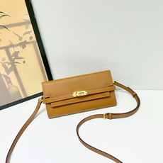 HERMES kelly bag 💋材质:进口empson 牛皮💋尺寸:20cm*11cm*3cm💋型 HERMES kelly bag 💋材质:进口empson 牛皮💋尺寸:20cm*11cm*3cm💋型