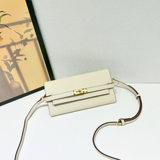 HERMES kelly bag 💋材质:进口empson 牛皮💋尺寸:20cm*11cm*3cm💋型 HERMES kelly bag 💋材质:进口empson 牛皮💋尺寸:20cm*11cm*3cm💋型