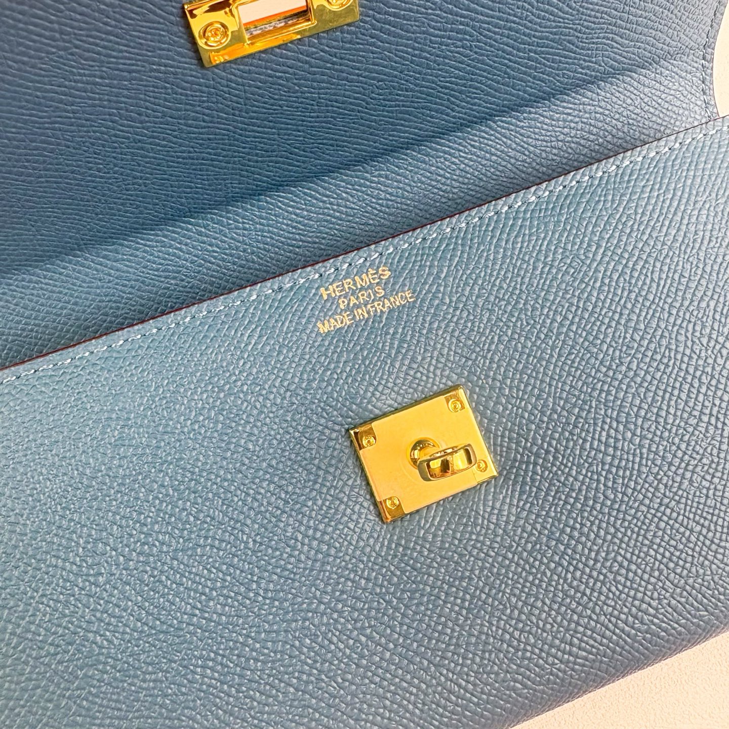 HERMES  kelly bag 💋材质:进口empson 牛皮💋尺寸：20cm*11cm*3cm💋型