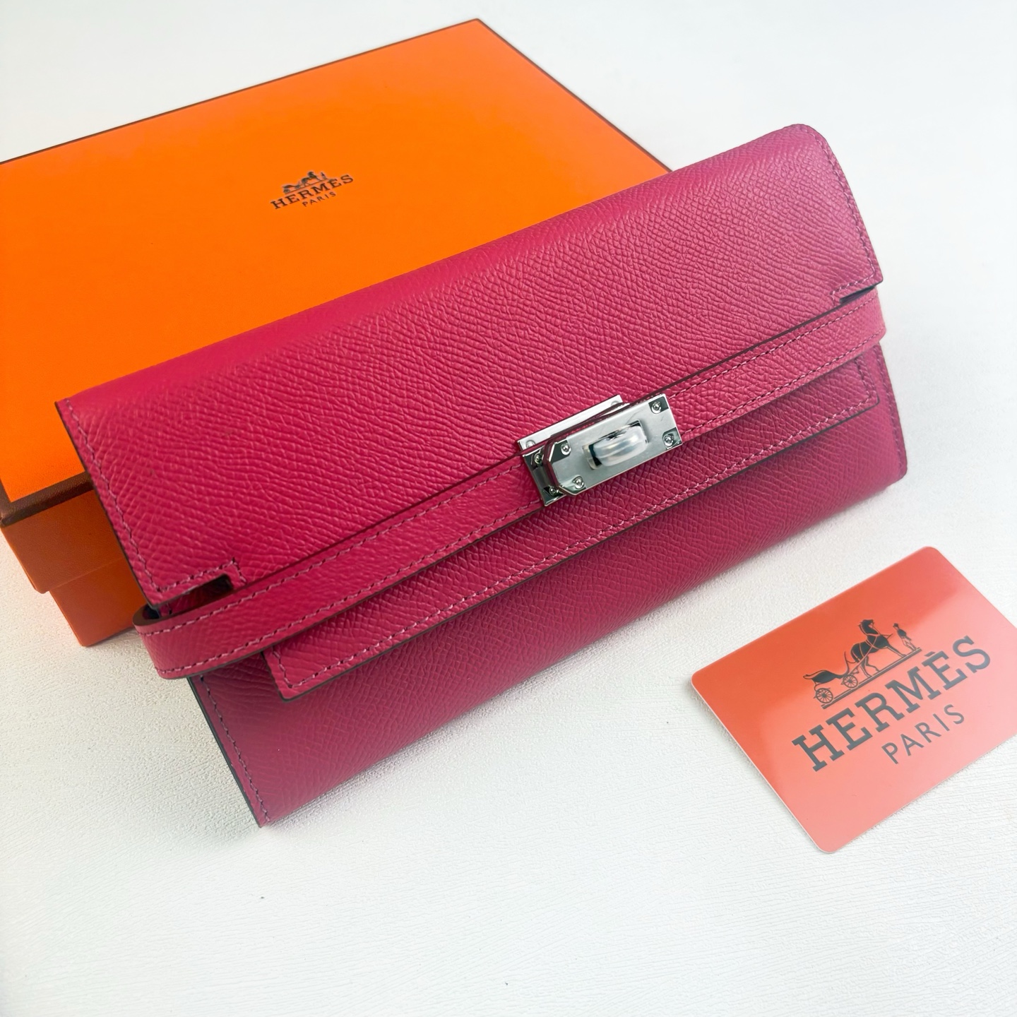 HERMES  kelly bag 💋材质:进口empson 牛皮💋尺寸：20cm*11cm*3cm💋型