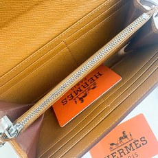 HERMES kelly bag 💋材质:进口empson 牛皮💋尺寸:20cm*11cm*3cm💋型 HERMES kelly bag 💋材质:进口empson 牛皮💋尺寸:20cm*11cm*3cm💋型
