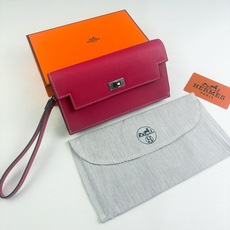 Hermes-Kelly Pocket长钱包 Madame小牛皮长钱包。 - 6个卡槽 - 一个拉链口袋 - 一个大钞位 Hermes-Kelly Pocket长钱包 Madame小牛皮长钱包。 - 6个卡槽 - 一个拉链口袋 - 一个大钞位
