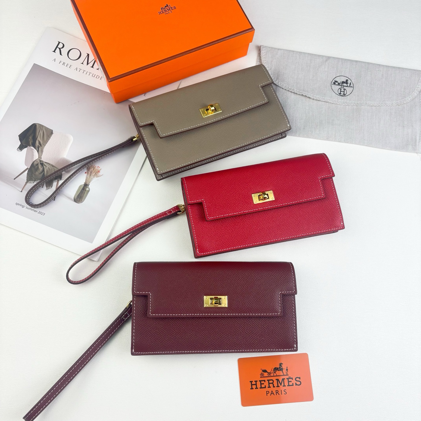 Hermes-Kelly Pocket长钱包 Madame小牛皮长钱包。 - 6个卡槽 - 一个拉链口袋 - 一个大钞位 Hermes-Kelly Pocket长钱包 Madame小牛皮长钱包。 - 6个卡槽 - 一个拉链口袋 - 一个大钞位