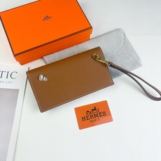 Hermes-Kelly Pocket长钱包 Madame小牛皮长钱包。 - 6个卡槽 - 一个拉链口袋 - 一个大钞位 Hermes-Kelly Pocket长钱包 Madame小牛皮长钱包。 - 6个卡槽 - 一个拉链口袋 - 一个大钞位