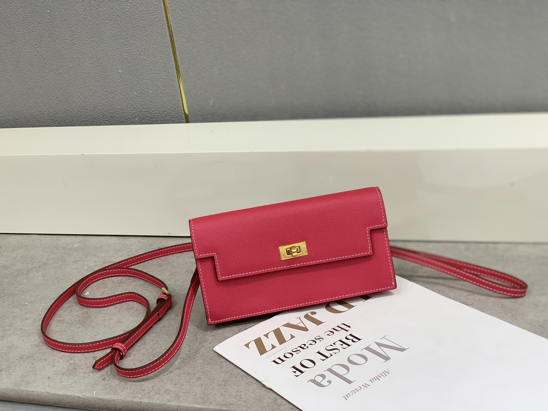 Hermes-Kelly Pocket长钱包➕斜挎包 Madame小牛皮长钱包➕斜挎包 - 6个卡槽 - 一个拉链口袋 Hermes-Kelly Pocket长钱包➕斜挎包 Madame小牛皮长钱包➕斜挎包 - 6个卡槽 - 一个拉链口袋