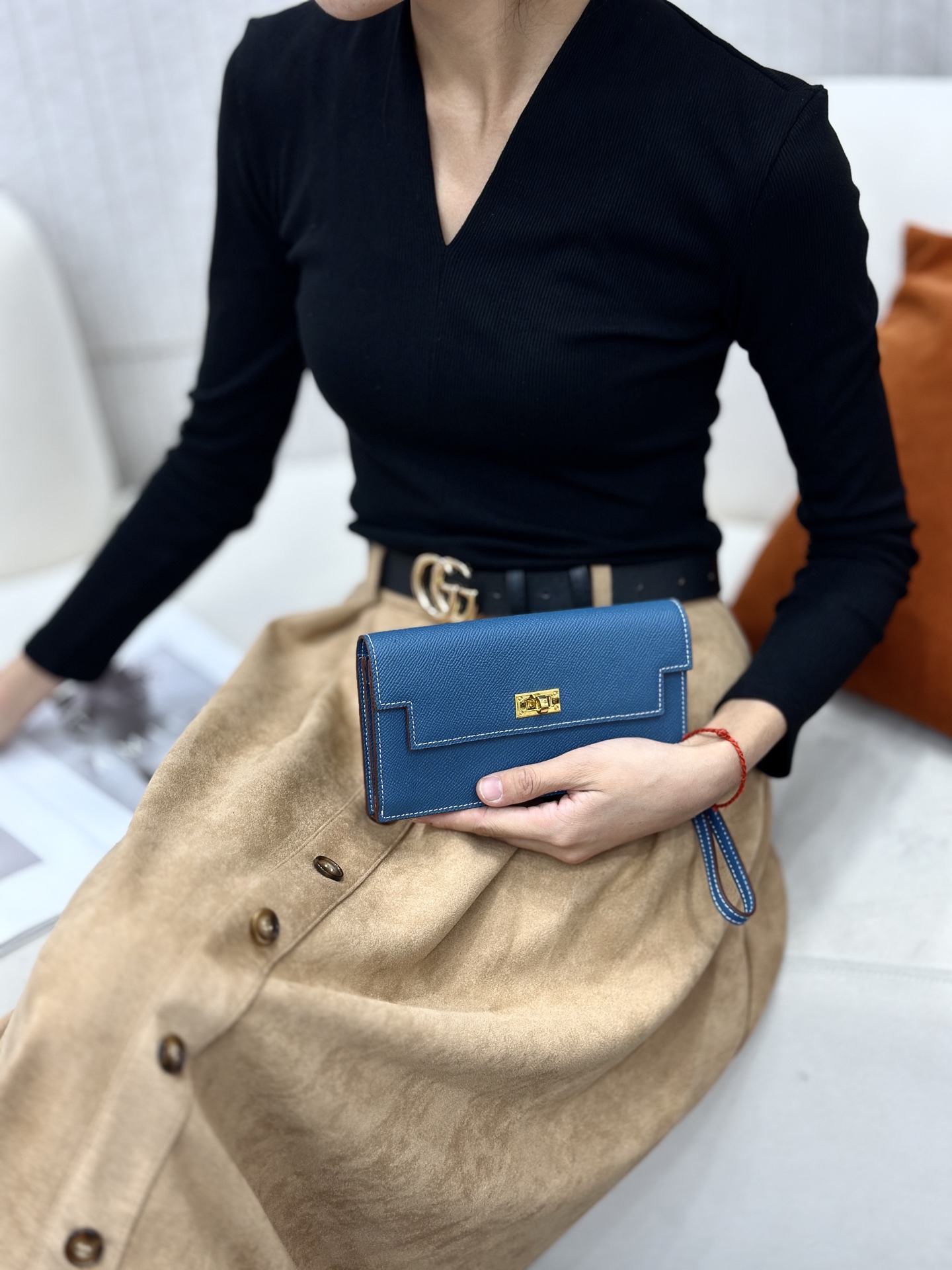 Hermes-Kelly Pocket长钱包➕斜挎包 Madame小牛皮长钱包➕斜挎包 - 6个卡槽 - 一个拉链口袋 Hermes-Kelly Pocket长钱包➕斜挎包 Madame小牛皮长钱包➕斜挎包 - 6个卡槽 - 一个拉链口袋