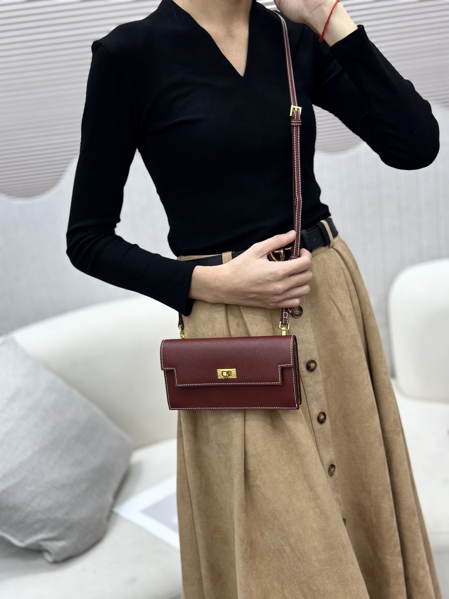 Hermes-Kelly Pocket长钱包➕斜挎包 Madame小牛皮长钱包➕斜挎包 - 6个卡槽 - 一个拉链口袋 Hermes-Kelly Pocket长钱包➕斜挎包 Madame小牛皮长钱包➕斜挎包 - 6个卡槽 - 一个拉链口袋